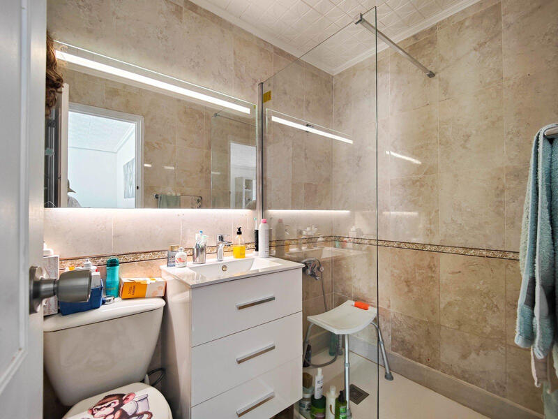2 bedroom Townhouse for sale