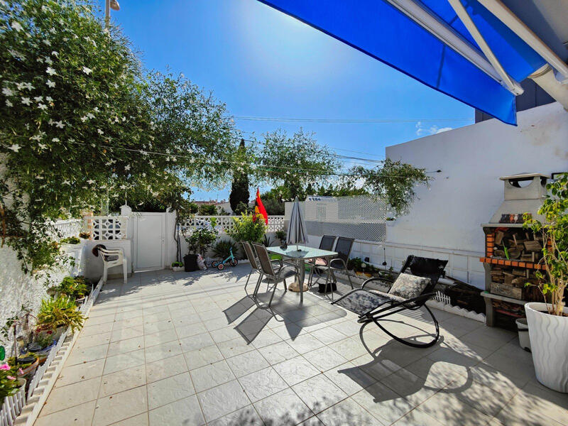 2 bedroom Townhouse for sale
