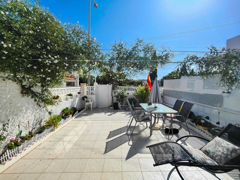 2 bedroom Townhouse for sale