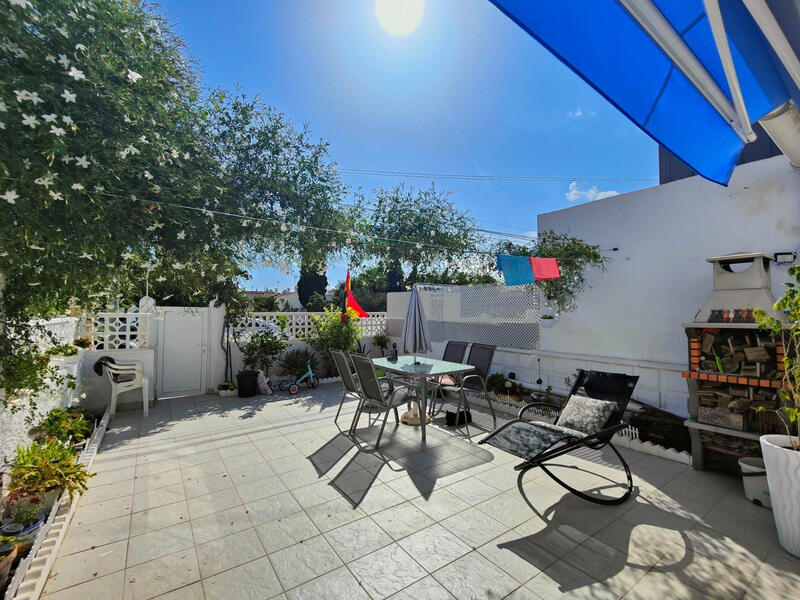 2 bedroom Townhouse for sale