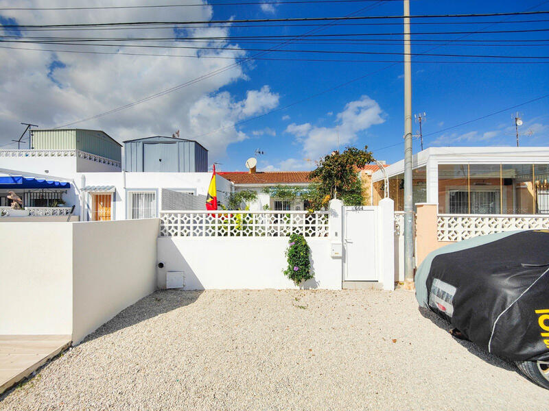 2 bedroom Townhouse for sale