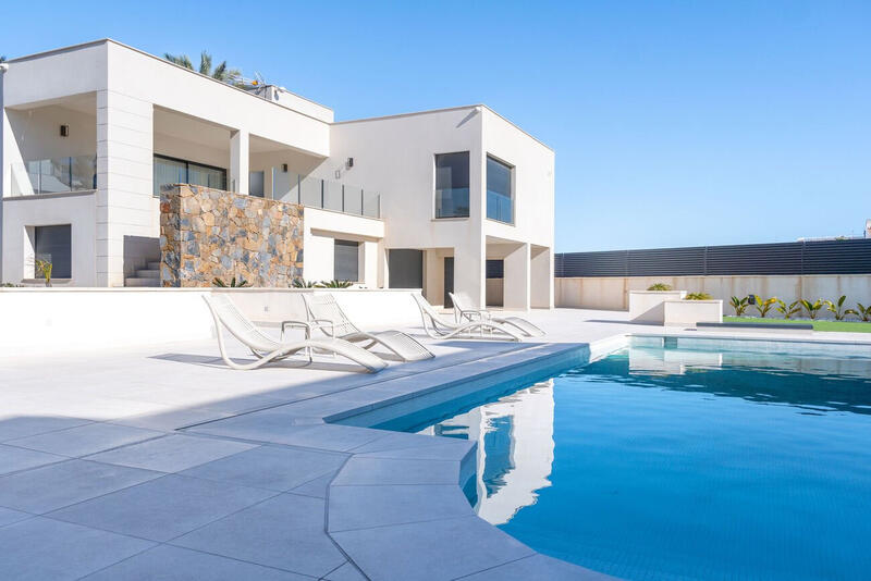Villa for sale in Torrevieja, Alicante