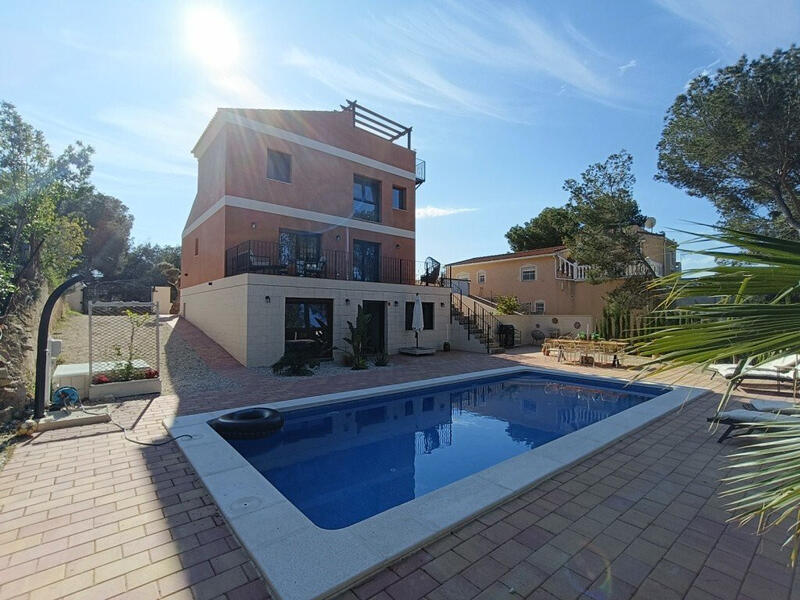 5 bedroom Villa for sale
