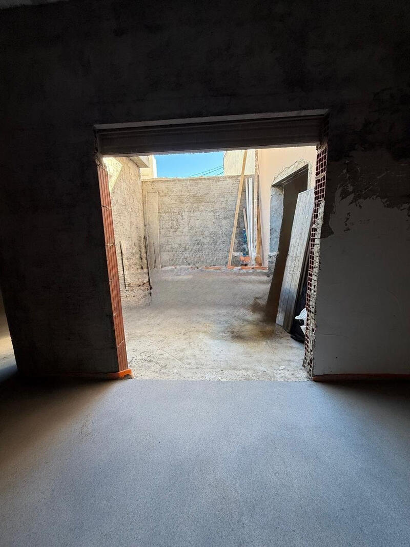 4 bedroom Apartment for sale