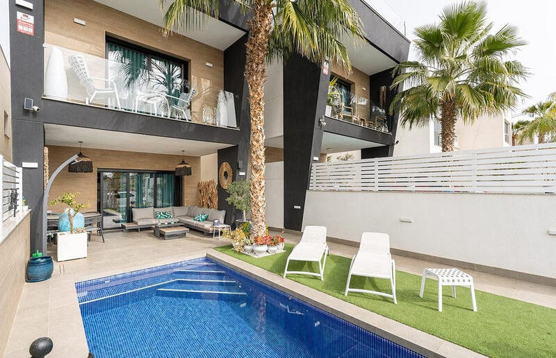 Villa til salgs i Benijófar, Alicante