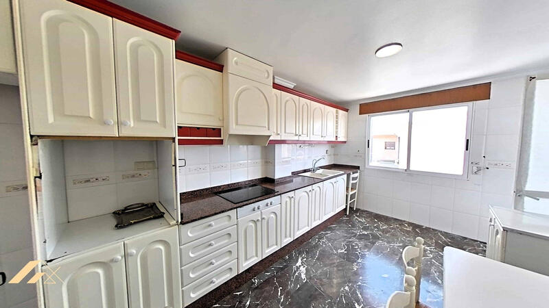 4 bedroom Apartment for sale