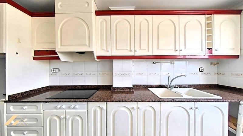 4 bedroom Apartment for sale