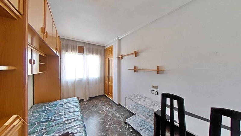 4 bedroom Apartment for sale