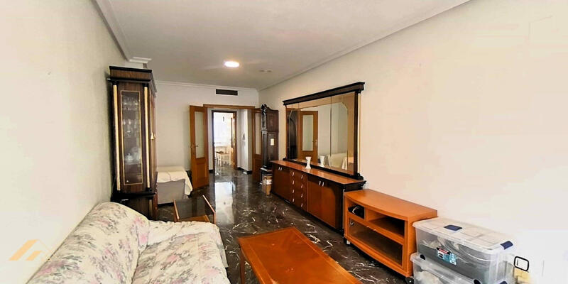 4 bedroom Apartment for sale