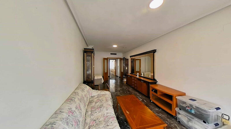 4 bedroom Apartment for sale