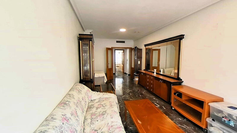 4 bedroom Apartment for sale