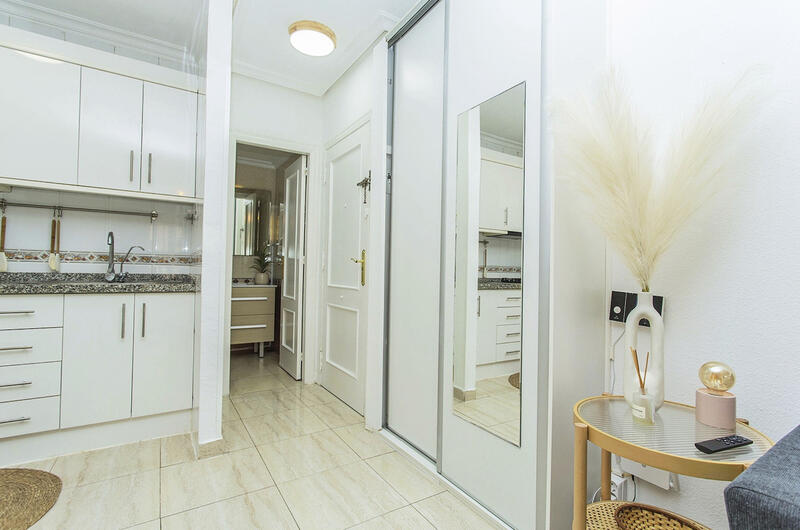 2 slaapkamer Appartement voor lange termijn huur