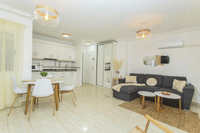 2 slaapkamer Appartement voor lange termijn huur