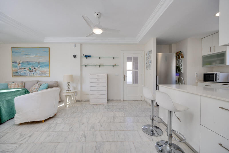 4 bedroom Townhouse for sale