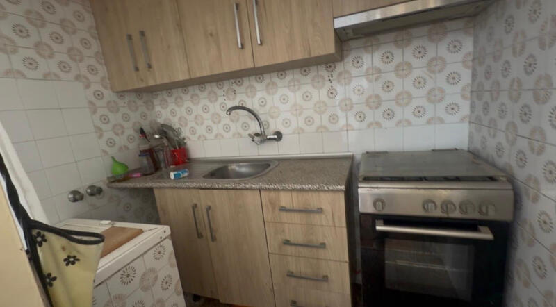 6 спальная комната городская тюрьма продается