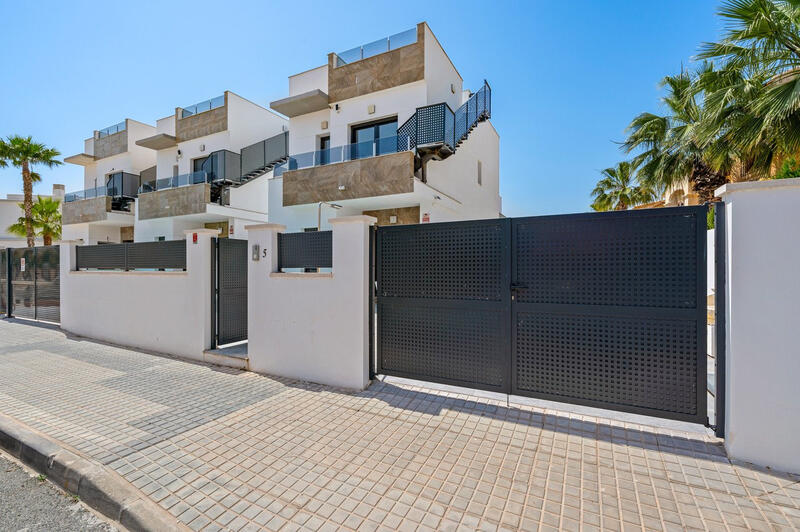 Villa for sale in Torrevieja, Alicante