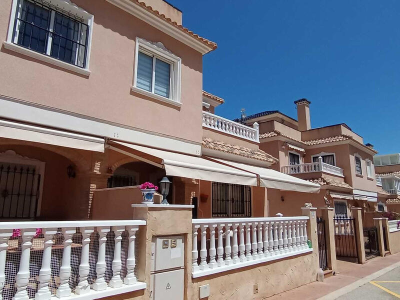 3 Cuarto Adosado en venta