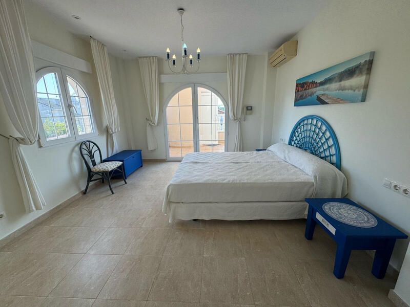 4 slaapkamer Villa Te koop
