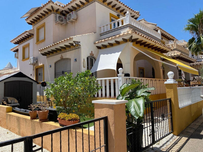 Villa for sale in Los Perez (Ayuntamiento Almoradi/Torrevieja), Alicante