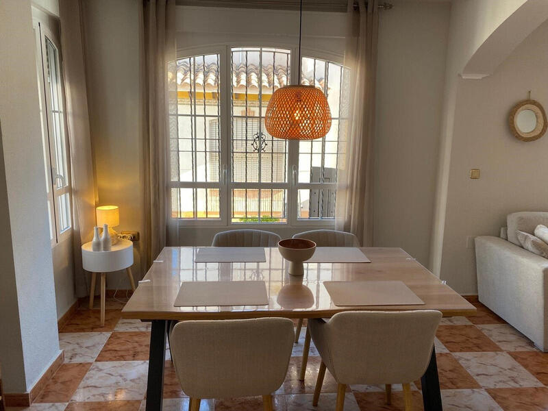 2 slaapkamer Villa Te koop 2 slaapkamer Villa Te koop
