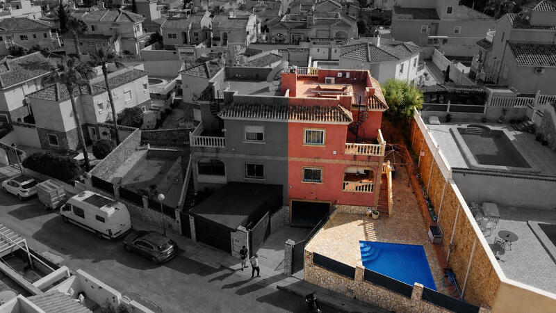городская тюрьма продается в San Miguel de Salinas, Alicante