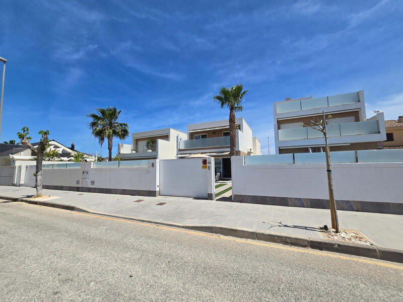 3 Cuarto Villa en venta