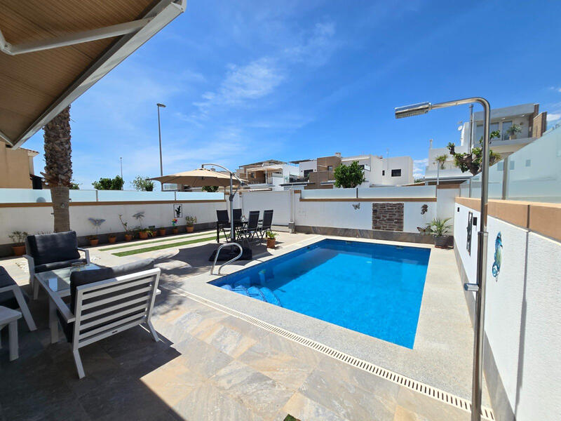 3 Cuarto Villa en venta