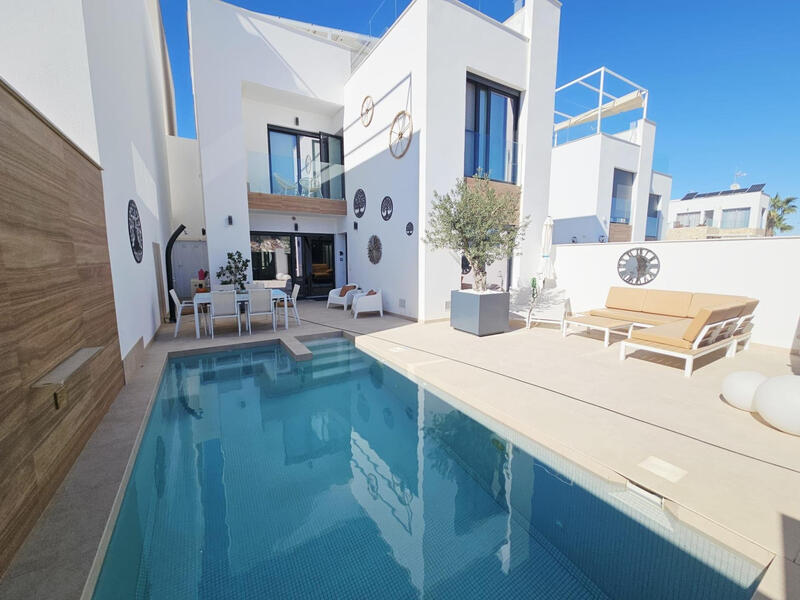 3 Cuarto Villa en venta