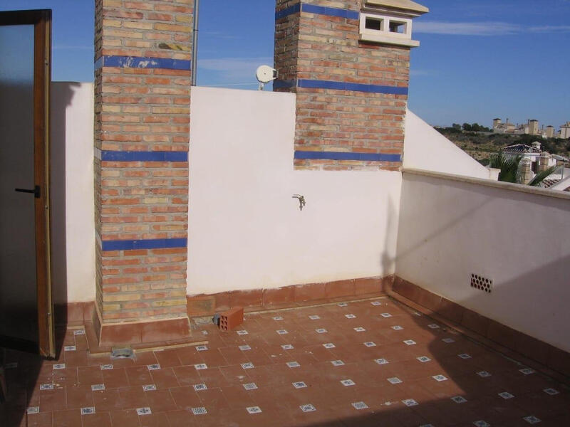2 slaapkamer Gezinswoning Te koop