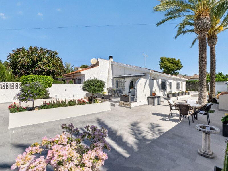 Villa à vendre dans Torrevieja, Alicante