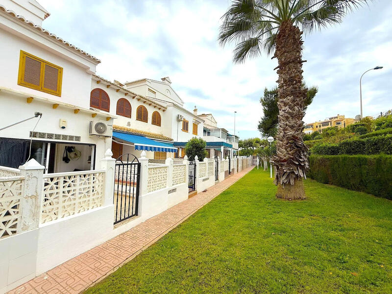 квартира продается в Torrevieja, Alicante