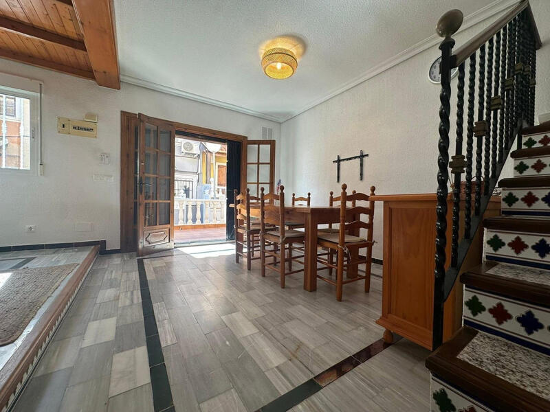 2 спальная комната городская тюрьма продается