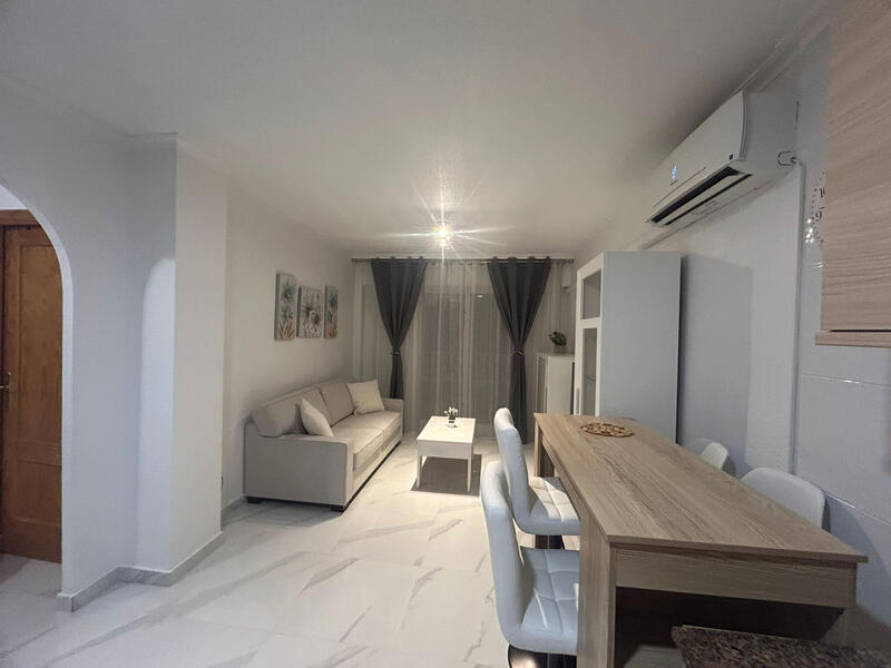 1 bedroom Apartment for Long Term Rent in Torrevieja, Alicante
