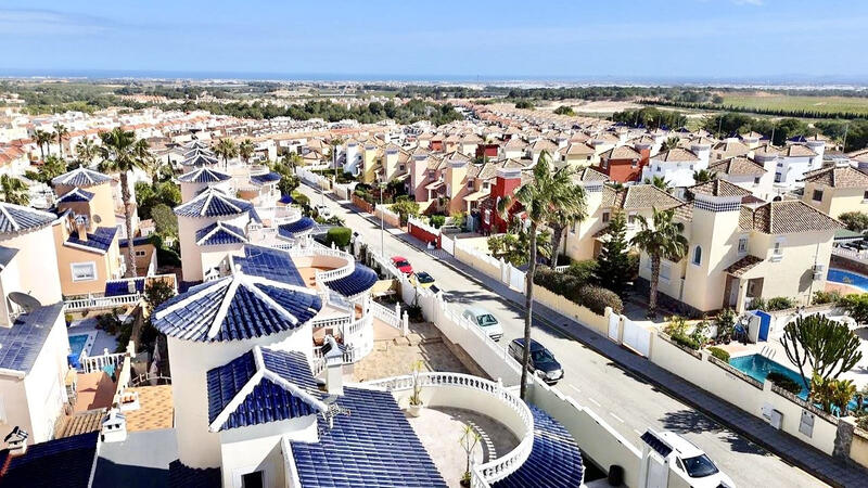 4 Schlafzimmer Villa zu verkaufen in Pinar de Campoverde, Alicante