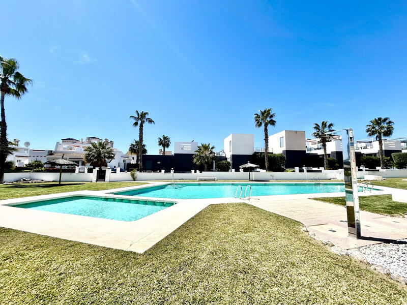 2 chambre Appartement à vendre dans Villamartin, Alicante