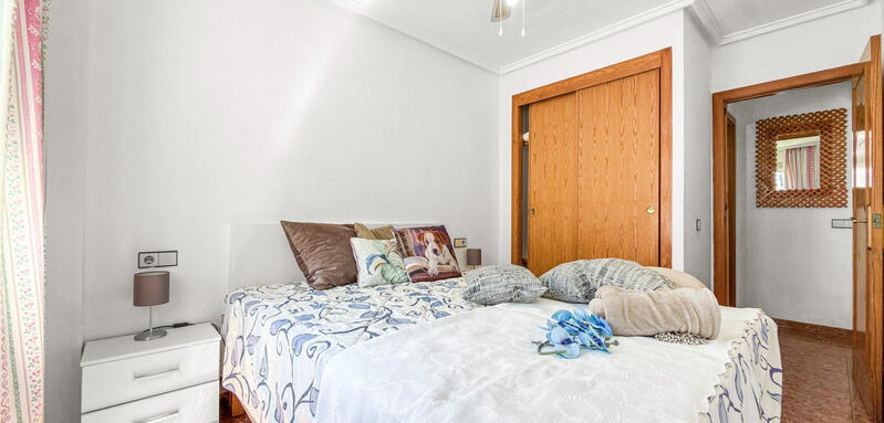 2 спальная комната квартира продается в Torrevieja, Alicante