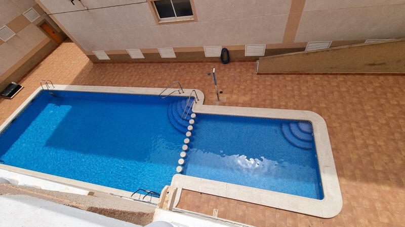 2 спальная комната квартира продается в Torrevieja, Alicante