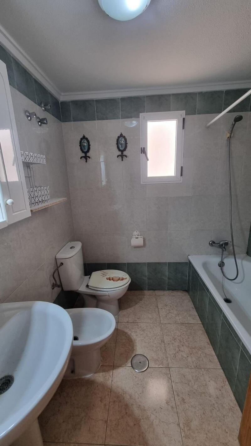 2 спальная комната квартира продается в Torrevieja, Alicante