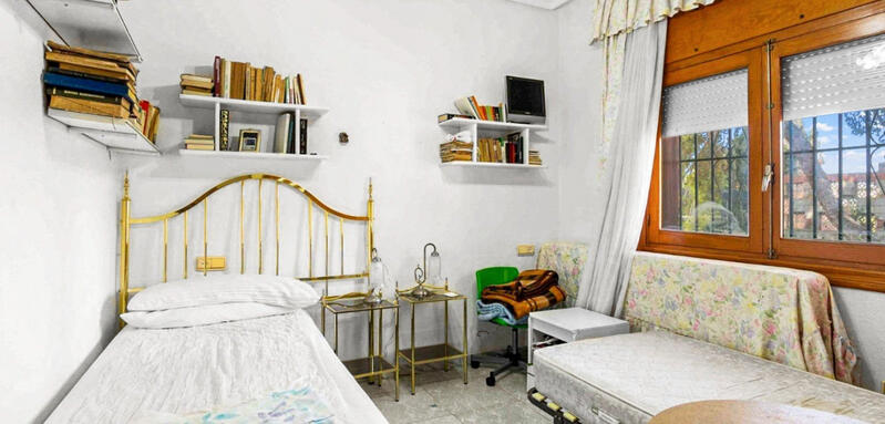 8 bedroom Villa for sale