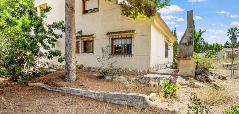 8 bedroom Villa for sale