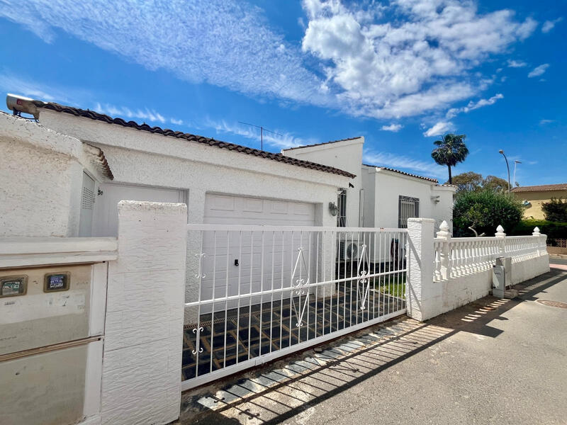 3 slaapkamer Villa Te koop 3 slaapkamer Villa Te koop