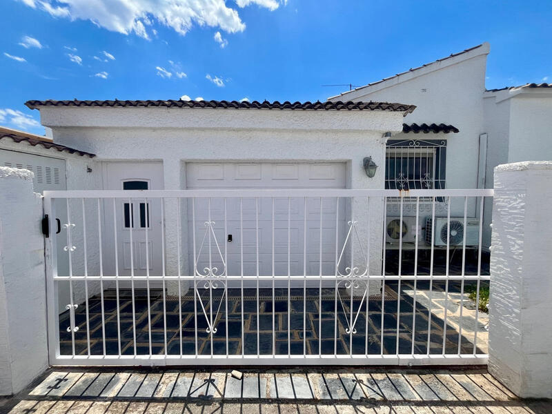 3 slaapkamer Villa Te koop 3 slaapkamer Villa Te koop