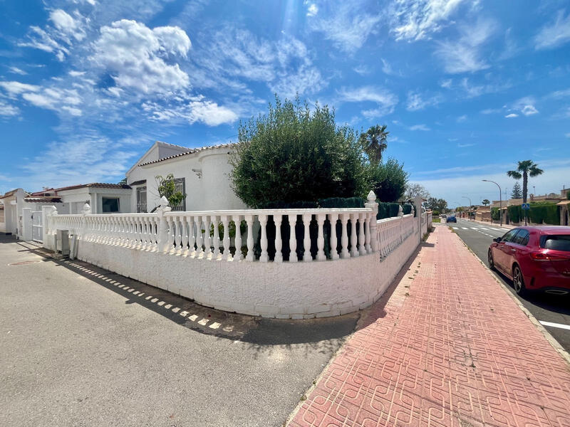 3 slaapkamer Villa Te koop 3 slaapkamer Villa Te koop