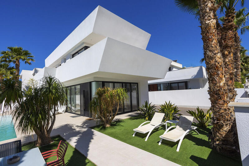 4 Cuarto Villa en venta