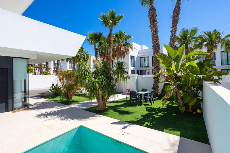 4 Cuarto Villa en venta