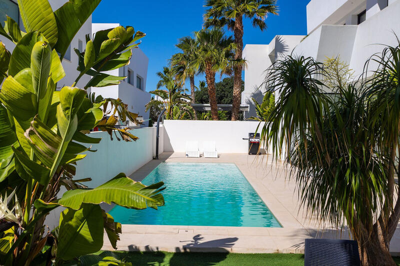 4 Cuarto Villa en venta
