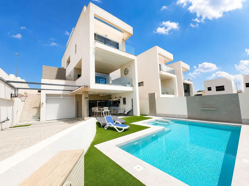 Villa til salgs i Benijófar, Alicante