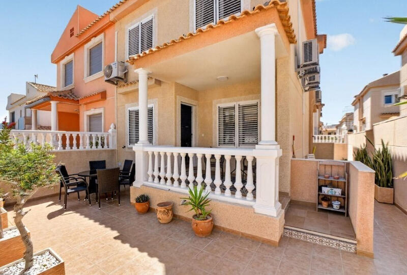 3 bedroom Townhouse for sale 3 bedroom Townhouse for sale