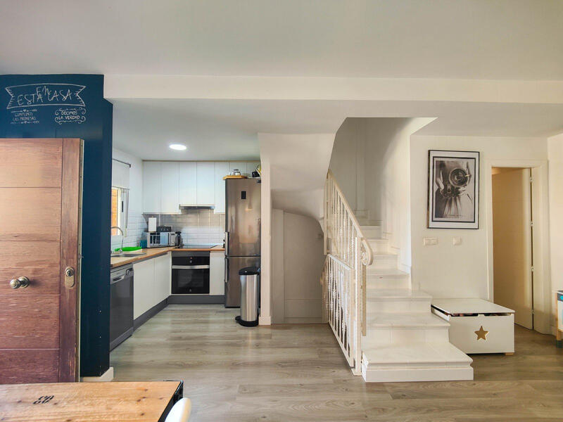 3 bedroom Townhouse for sale