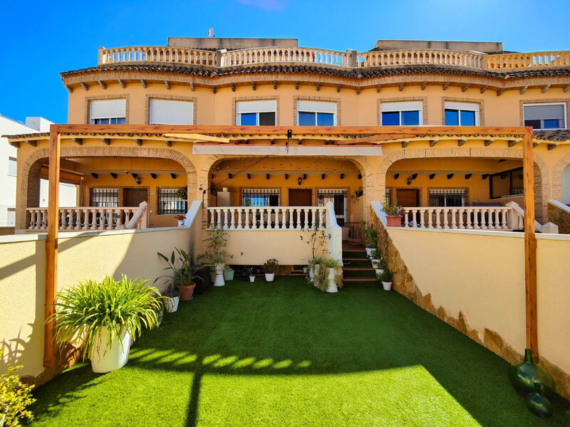 3 bedroom Townhouse for sale